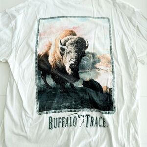 Abercrombie & Fitch XXL white/ off white Buffalo Trace tee shirt
